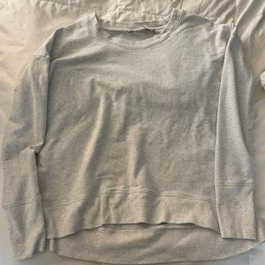 Athleta workout top with thumb holes